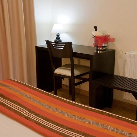 Hotel Amenal Buitenkant foto