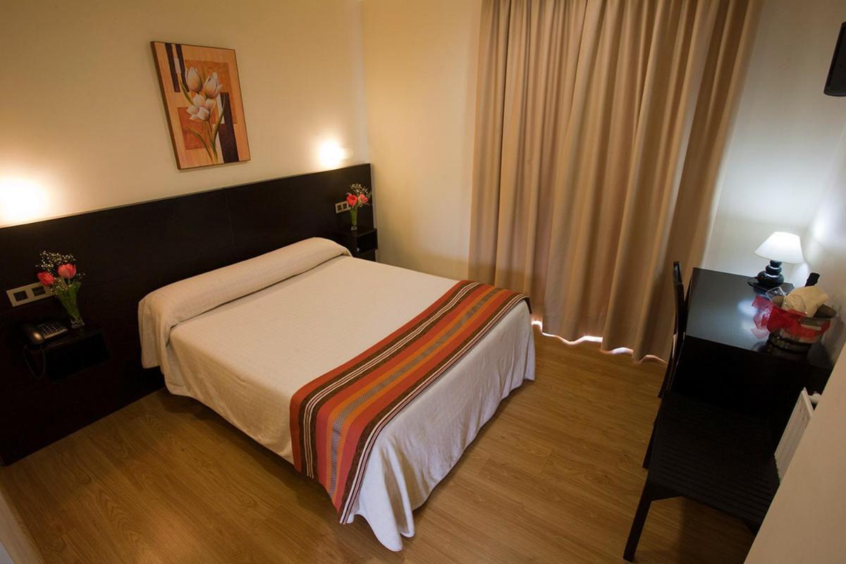 Hotel Amenal Buitenkant foto